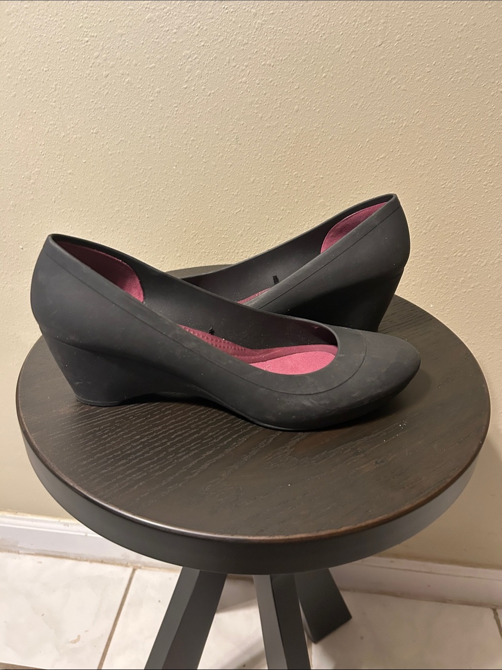 CROCS Black Wedge Pumps with Pink Insole